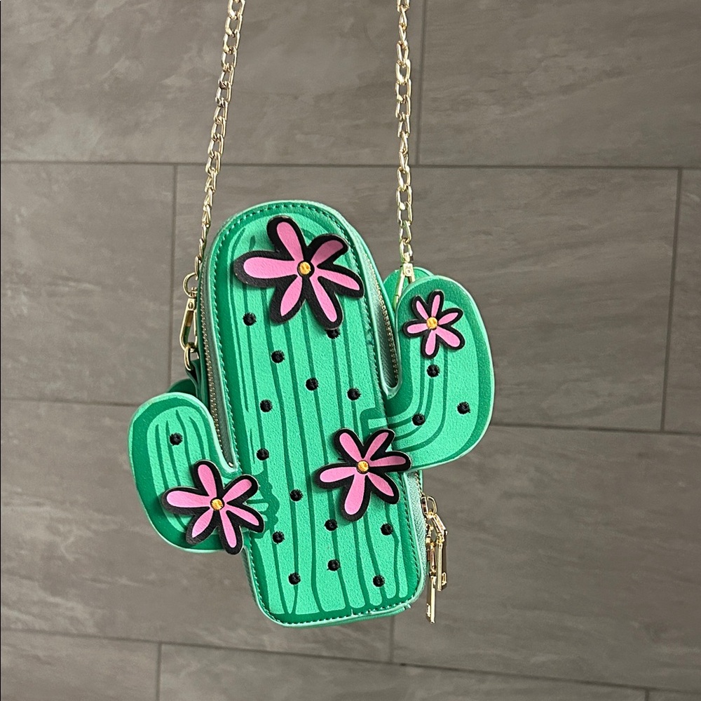 BAM FOREVER Cactus Shaped Crossbody Bag with Chain
